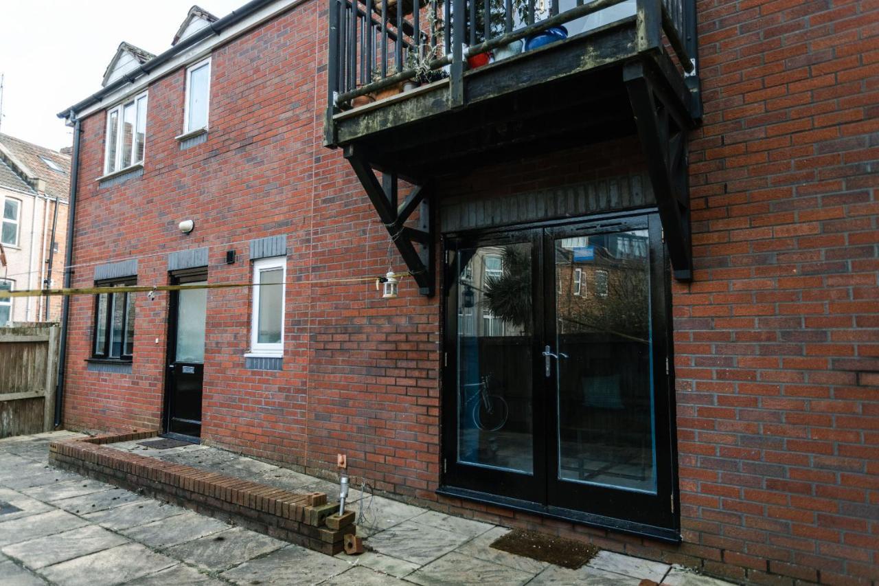 October Disc - Long Stay - Contractors - Frances Mews Bristol Exteriör bild